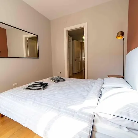 Modern Flat In The The Galata شقة