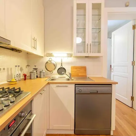 Modern Flat In The The Galata شقة